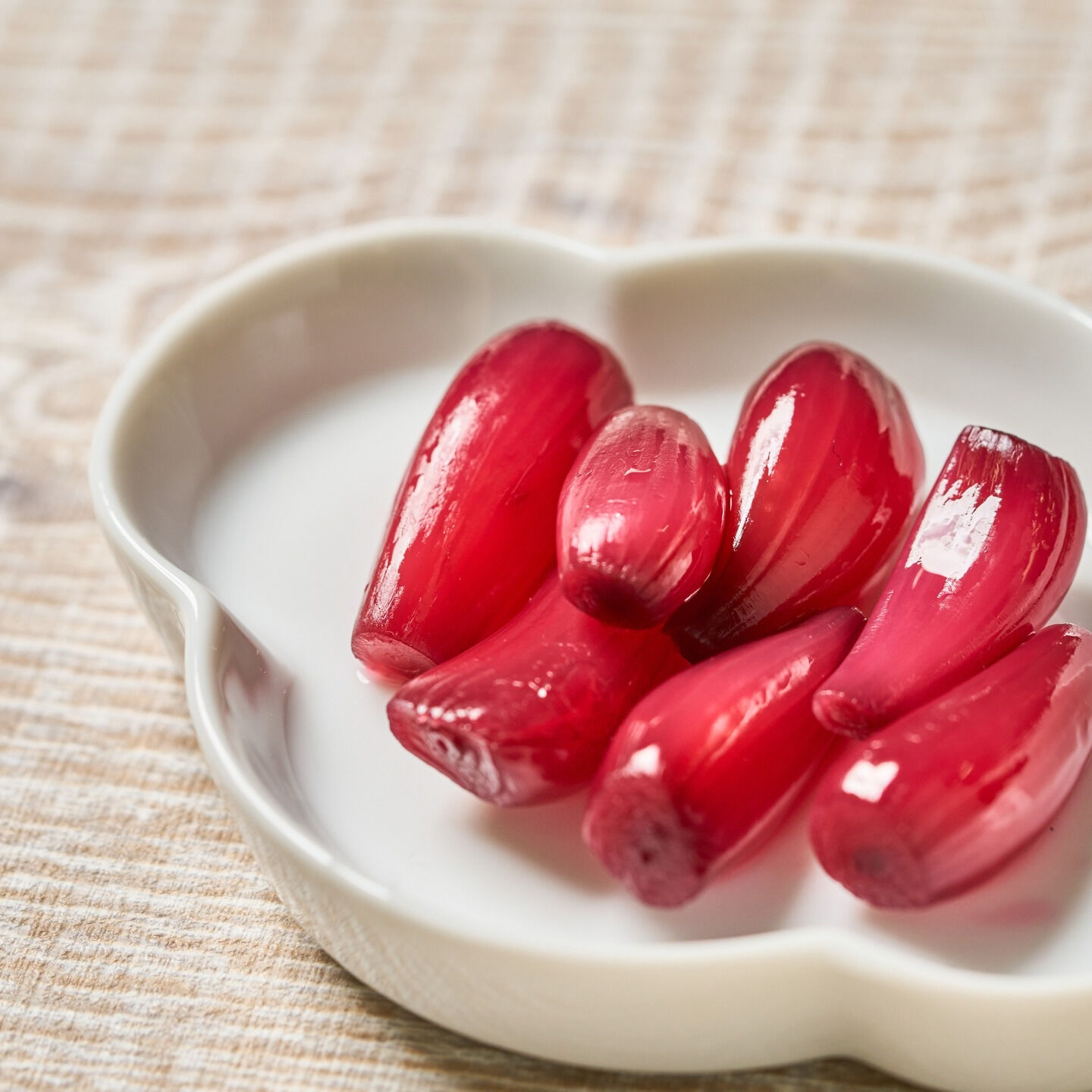 らっきょうをワインの風味豊かに漬け上げた、絶品のおつけもので